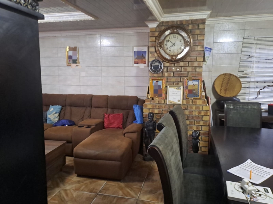 To Let 3 Bedroom Property for Rent in Geelhoutpark North West